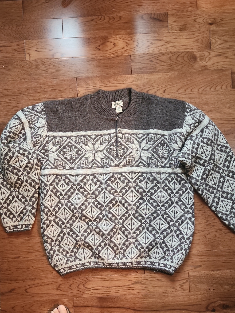 EUC. LL Bean . Wool. Brownish Gray and Cream Nordic-Pattern Henly Sweater